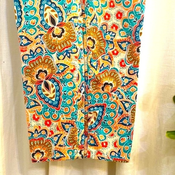 Women’s Chico’s So Slimming Medallion Girlfriend Ankle Jeans Size 0 - Picture 4 of 11